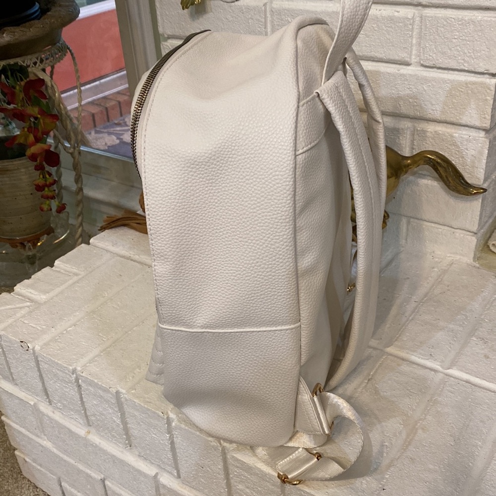 White Rampage, backpack. - Picture 4 of 14